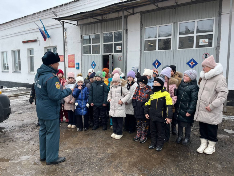 ЭКСКУРСИЯ В ПОЖАРНО-СПАСАТЕЛЬНУЮ ЧАСТЬ.