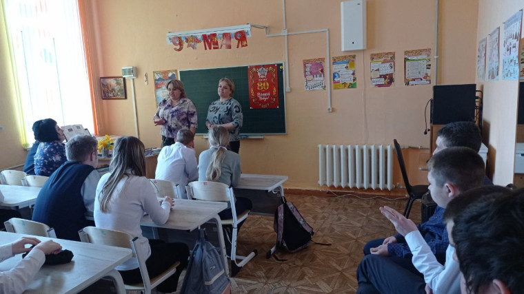 Познаем профессию штукатур - маляр .
